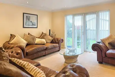 Image de 5 bedroom accommodation in Montrose