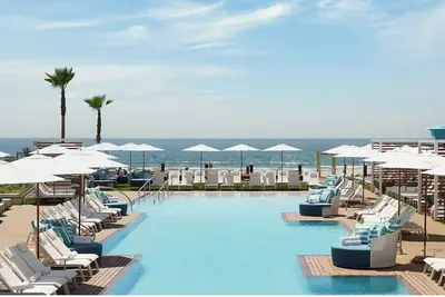 Image de Coastal Villa in Coronado California.