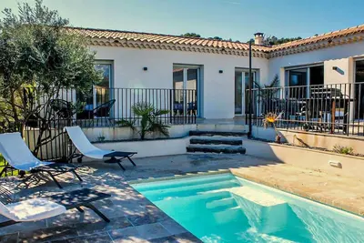 Image de Maison cosy de 3 chambres à Mormoiron