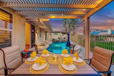 Image de Viva Coachella 3bd/3ba Pool, Spa, & Game Room Near Festivals and More