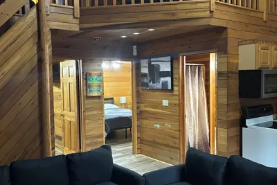 Image de {Cabin #3 of 4} \"The Relaxation\". . . Your Home Away From Home. . .