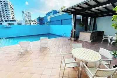 Image de 1br Oasis: Ashford Ave, Pool, 3-Min Walk to Beach!