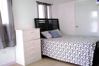 Image de Cozy Studio with Balcony, , 15 mins walk to Beach