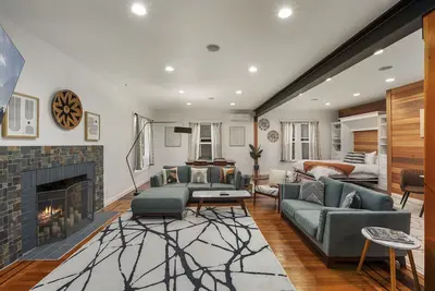 Image de 1st floor in Duplex Chic 1br Close to Ski Resorts & Mt. Rainier