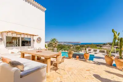 Image de Villa 'Blauet - Adults Only' avec vue sur la mer, Wi-Fi et climatisation