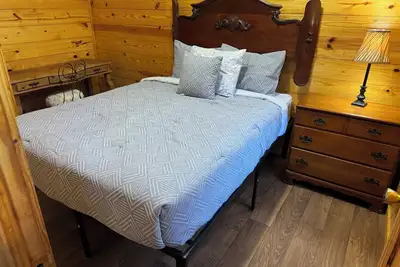 Image de Cozy cabin in delightful Azle with WiFi, Ac