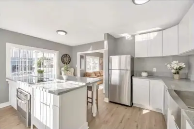Image de Charming 2-bedroom apartment with WiFi, Ac in nice Oakland