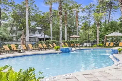 Image de Missouri Loves Company | Golf Cart | Close To Pool