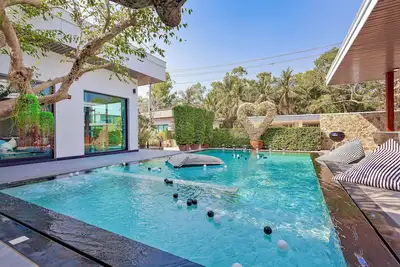 Image de Luxury Private Pool Villa in Pattaya – 5 Bedrooms, 6 Bathrooms.