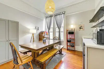 Image de Walk to Haight-Ashbury: Cozy Apartment w\/ Jukebox!