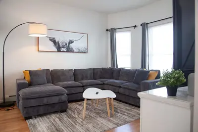 Image de Stylish Home w/ Hot Tub & Game Room near Hws