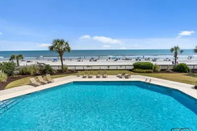 Image de Arcadian Ii - Oceanfront - Snowbirds Welcome-Highly Sought After Area