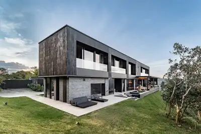 Image de Ultra Luxury Villa with unique lake view