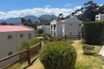 Image de Whole Ground Floor Apartment with Stunning Views