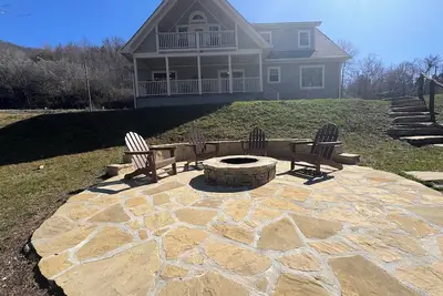 Image de Tucked Inn on the Tuckasegee River.