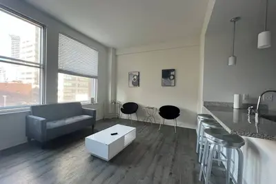 Image de 2-bedroom apartment in perfect Indianapolis with WiFi, Ac, fitness room