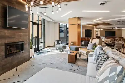 City Center Oasis: Prime Location with Views!