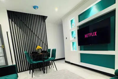 Image de Home Away 4br Luxury House\nFAMILY Fruendly And Pet Friendly\nCITY Centre