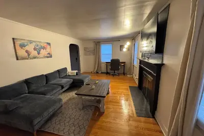 Image de Coziness, charm & character in a perfect location!