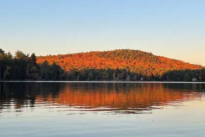 Image de Sweet vintage cottage on Mountain View Lake, 2024 updates, next to Lake Sunapee