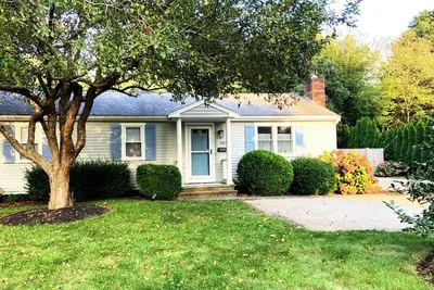 Image de Lovely N Falmouth home near Shining Sea Bikeway & Megansett Beach. Pet friendly!
