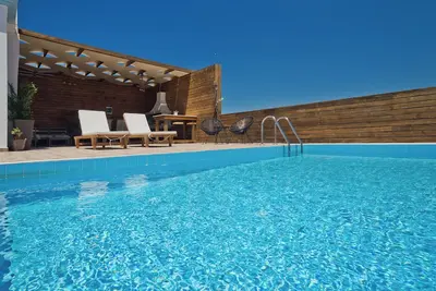 Image de Peaceful villa with pool, 5 min away from some of Karpatho's best beaches