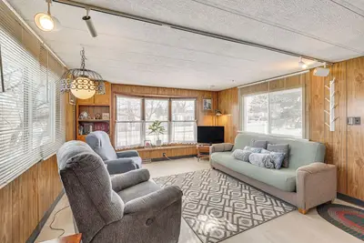 Image de 2 Mi to Sturgis Motorcycle Rally: Peaceful Home