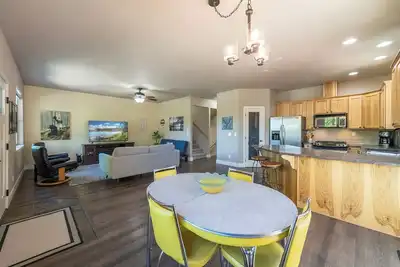 Image de Adventure Town Craftsman - Close to Old Mill