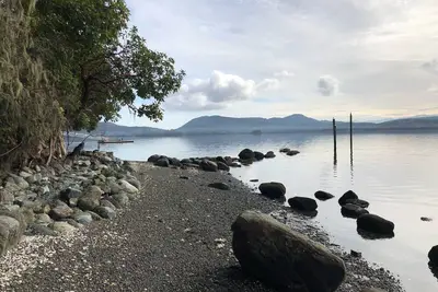 Image de Waterfront Cottage with Beach Access - Sleeps 2