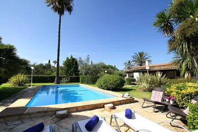 Image de Two-bedroom house with country views