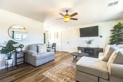 Image de Stylish New Construction Home