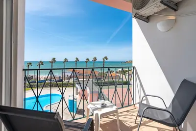 Appartement 'Algarve Nook' avec vue sur la mer, Wi-Fi et climatisation