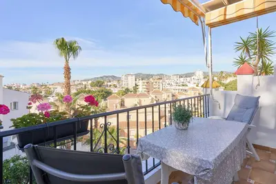 Image de Villa 'Casa Rosa Burriana Beach Nerja' avec vue sur la mer, Wi-Fi et climatisation