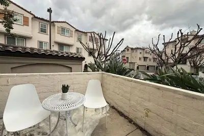 Image de Spacious 4-bedroom townhome with WiFi and Ac in lovely El Monte