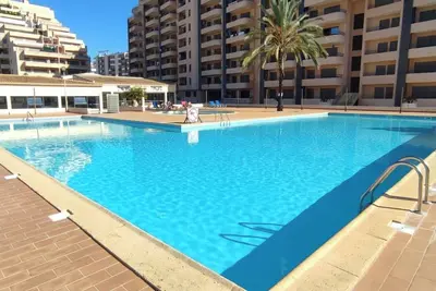 Image de Appartement 'Paraíso Sol Da Rocha' avec piscine partagée, Wi-Fi et climatisation