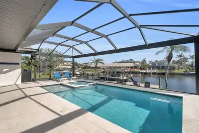 Image de Waterfront Bliss - New listing - 3/2 Gulf accees w. heated pool and spa