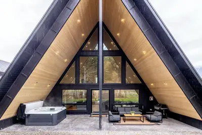 Image de Modern A-Frame | Ski In | Hot Tub | Fernie Alpine Resort
