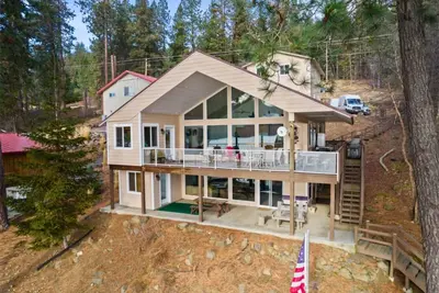 Image de Lakefront Cabin Retreat with Stunning Cda Views