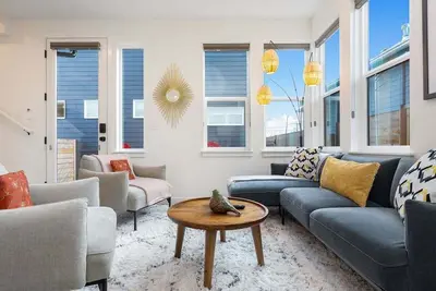 Image de Perch - Serene Genesee Escape