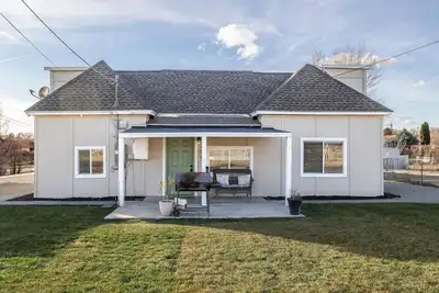 Image de Lehi Bungalow | Massage* | Patio