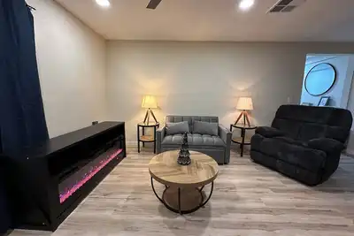 Image de Charming 3-bedroom house with. Eloy Skydive Paradise. WiFi, Ac, hot tub/pool.