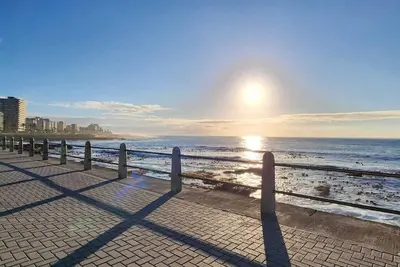 Image de Beautiful Beach Front Apartment in Mouille Point