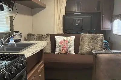 Image de Cozy 1 1/2-bedroom caravan with WiFi, Ac in nice Eagle Pass