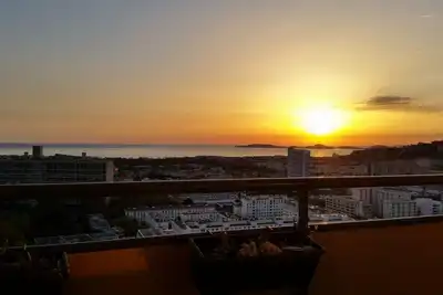 Image de T3 vue exceptionnelle mer et collines, proximité mer et Vélodrome