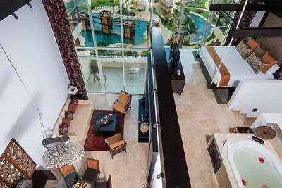 Oceanfront 2-bedroom condo with WiFi-Loft Ph Also available.