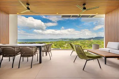 Image de Brand New Oceanview Luxury Condo