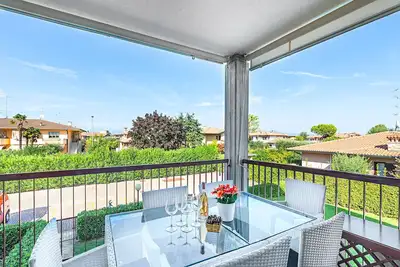 Image de Modern apartment with pool in Sirmione, just a few minutes' walk from the lake!