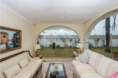 Image de Beautiful Villa, first line beach in Marbella