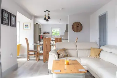Magnifique maison de vacances privée pour 6 personnes avec Wifi, Tv, patio et parking