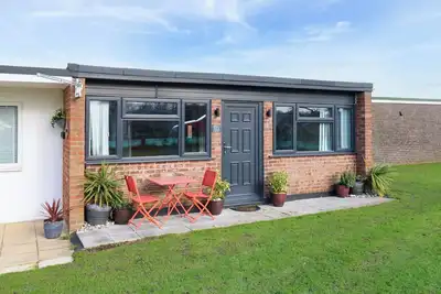 Image de 271 California Sands Estate, pet friendly in California, Norfolk